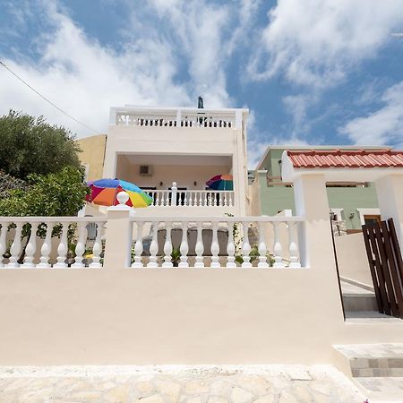 Filoxenia Apartments Chalki Town Luaran gambar