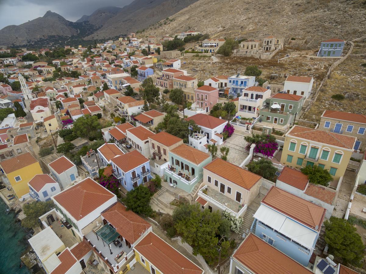 Filoxenia Apartments Chalki Town Luaran gambar